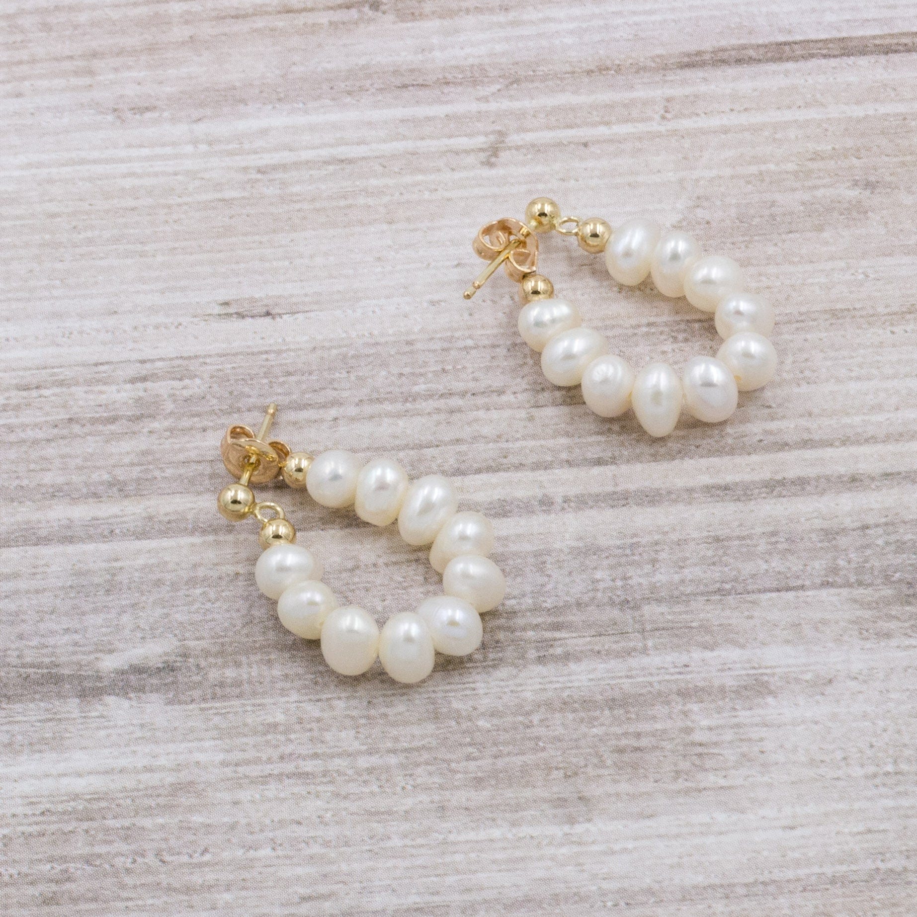Pearl Hoop Earrings Hoop Earrings with Pearl Freshwater Pearl Earrings Boho  Wedding Jewelry for Brides Simple Pearl Earrings Dynamo — Dynamo
