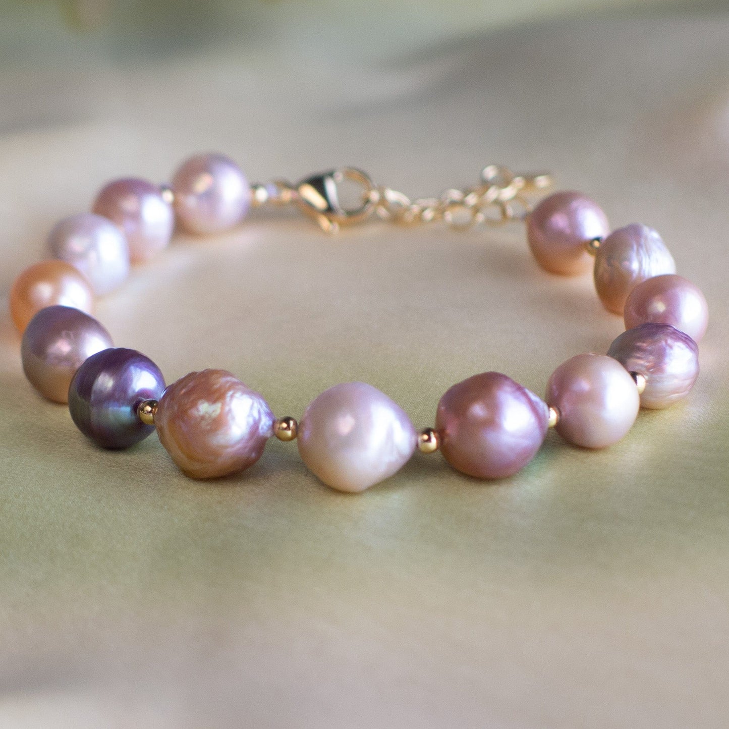 Cheekoo's Handcrafted Multicolor Cultured Freshwater Baroque Pearl Bracelet with Gold Finish Chain and Beads, 10 mm Pearl, 7.5 Inch Long