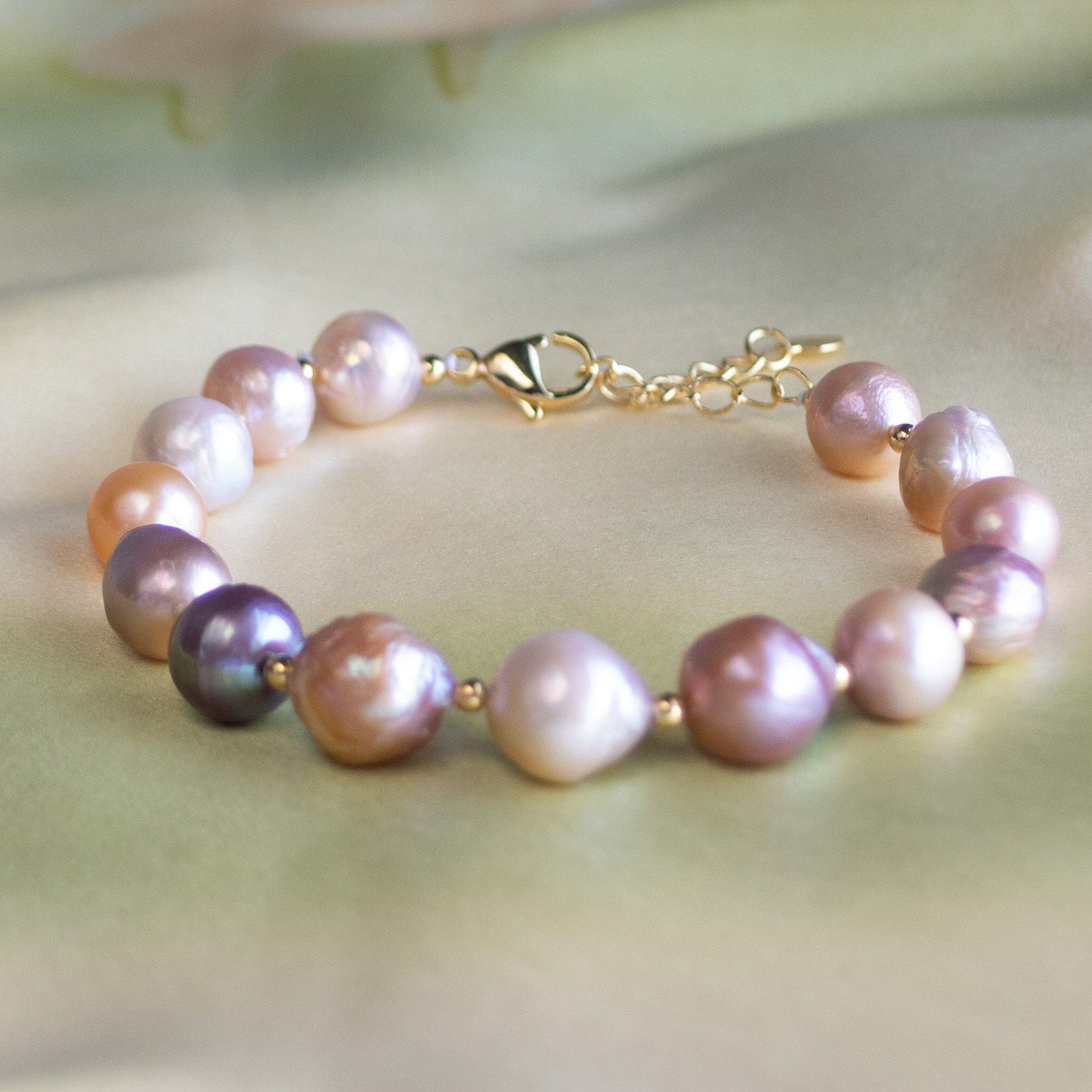 Cheekoo's Handcrafted Multicolor Cultured Freshwater Baroque Pearl Bracelet with Gold Finish Chain and Beads, 10 mm Pearl, 7.5 Inch Long