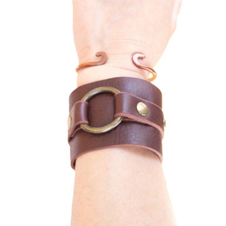 Retro-Style Leather Cuff - Image 7