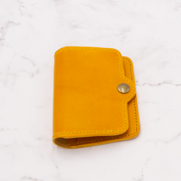 Snap Minimalist Bifold Leather Wallet - Image 12