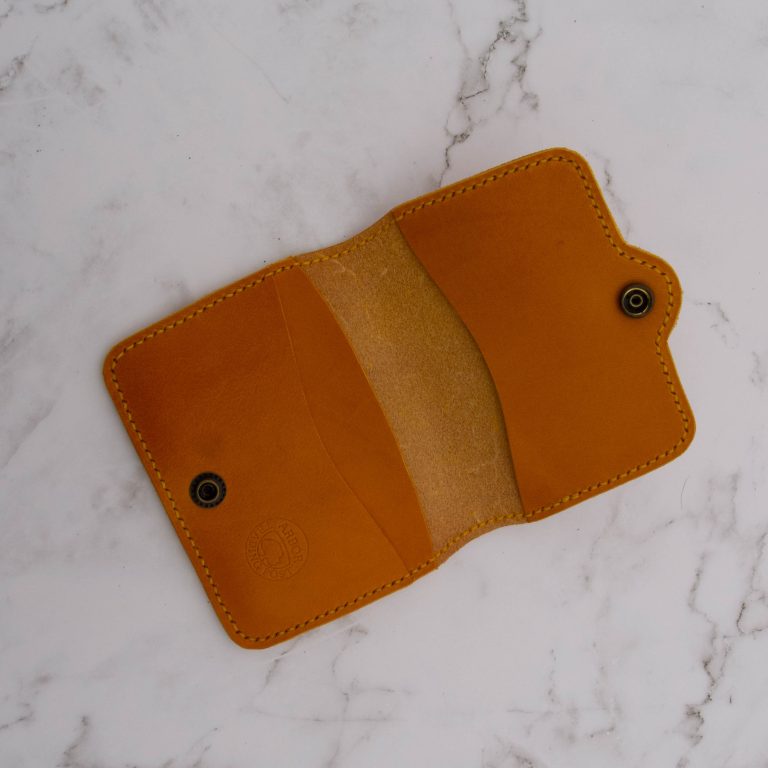 Snap Minimalist Bifold Wallet - Image 2
